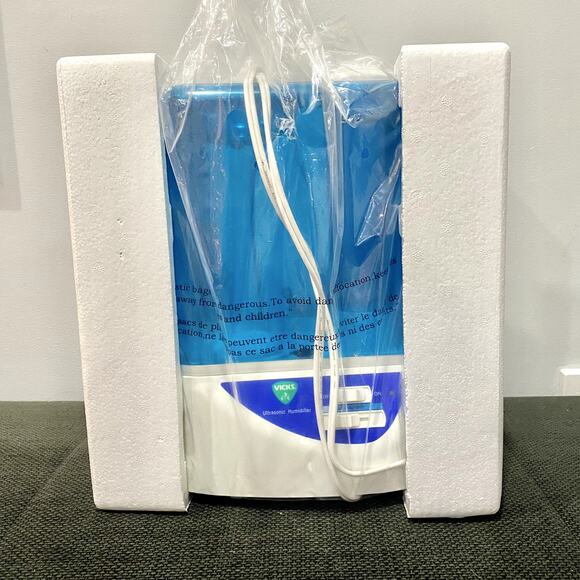 Vicks Ultrasonic Cool Mist Humidifier 1.7 Gallons - Picture 3 of 8